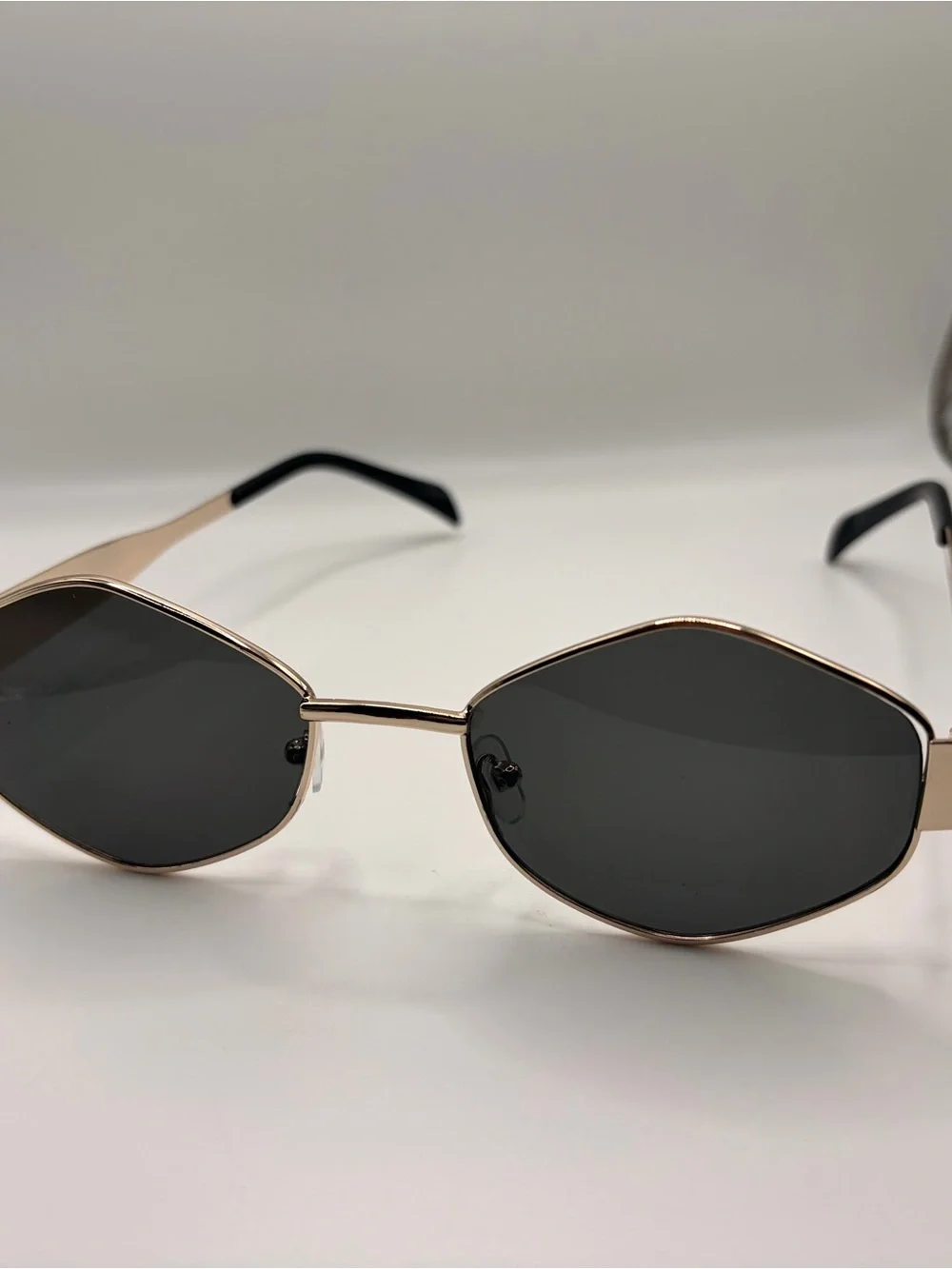 Metal Frame Black Lens Women's Sunglasses - Gold Trim